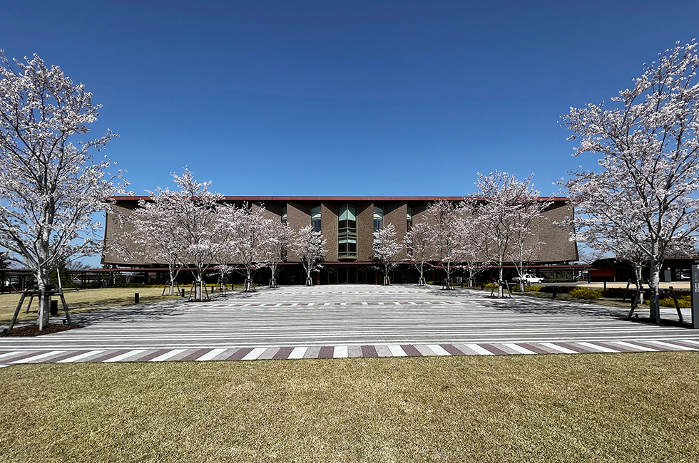 石川県立図書館